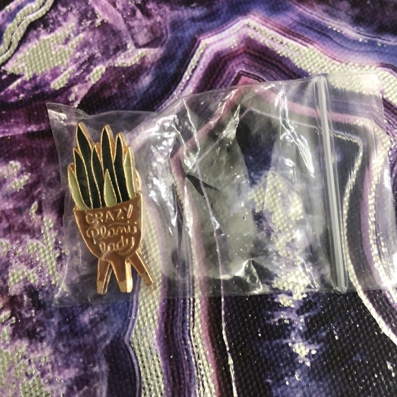 Potted Sansevieria Plant On A Stand “Crazy Plant Lady” Metal Enamel Pin Brooch - Picture 9 of 11